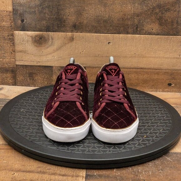 GUESS GOOD ONES 2 WOMENS CASUAL SHOES FAUX VELVET MAROON GOLD LOW SIZE 8.5M - Picture 2 of 9